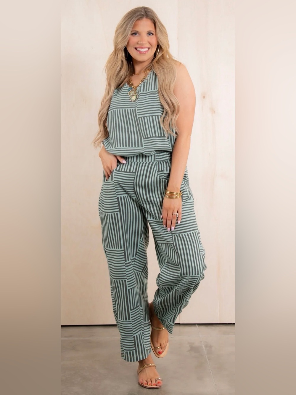 Umgee Set the Scene 2pc outfit, NWT ($120)!